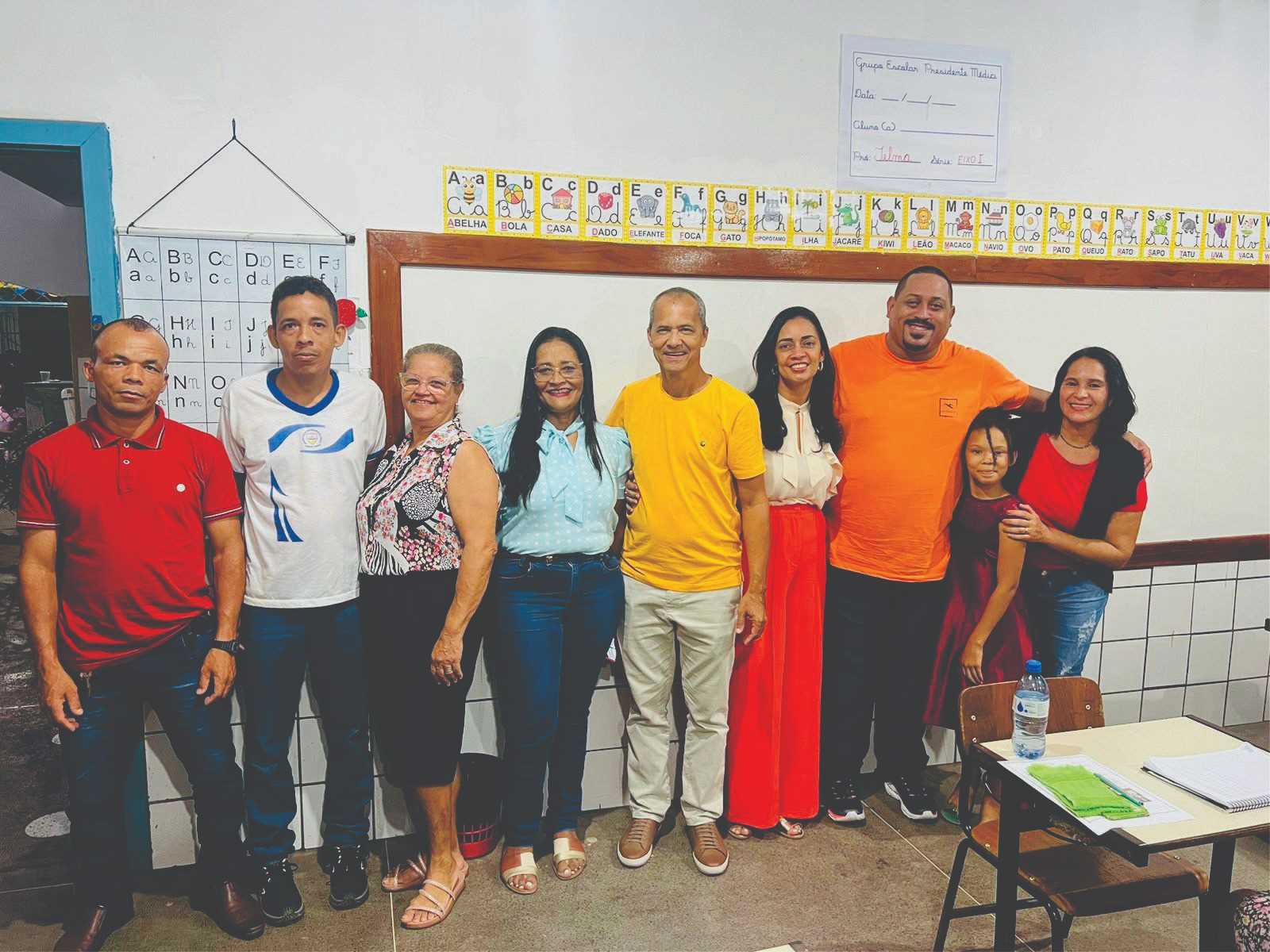 Camacã: Prefeitura entrega Kits Permanência para os alunos da EJA